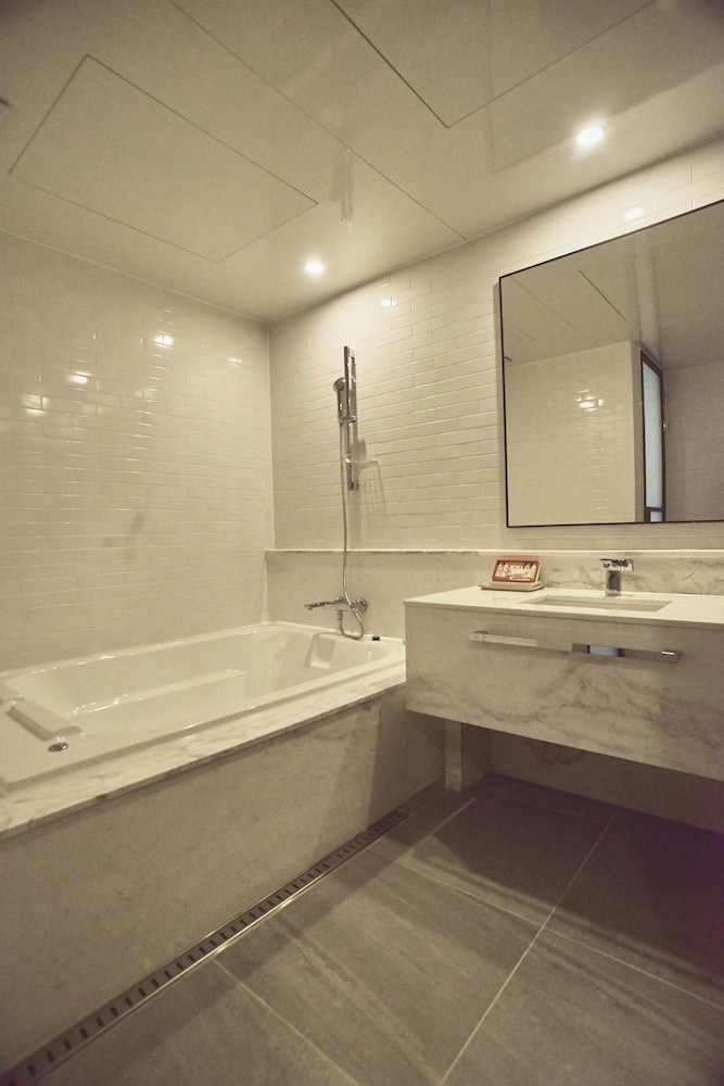 H Avenue Hotel Gwangali Beach 22/50