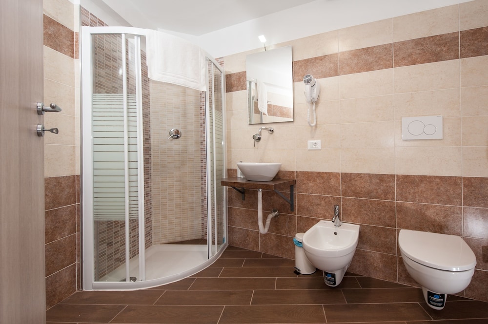 Trinity Luxury Rooms 59/66