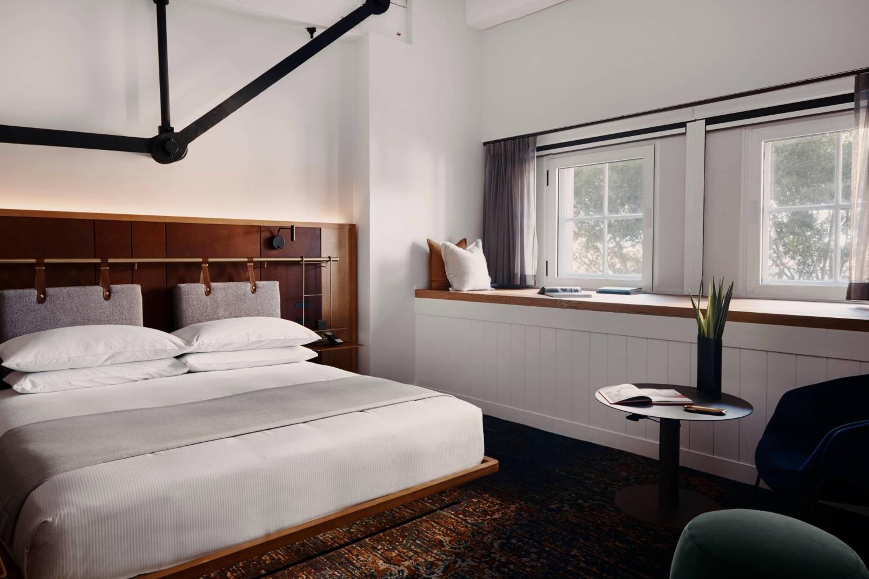 Room, Bridge View
