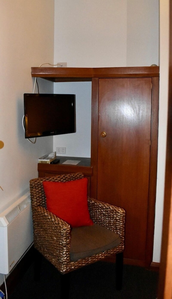 The Kermandie Hotel 4/54