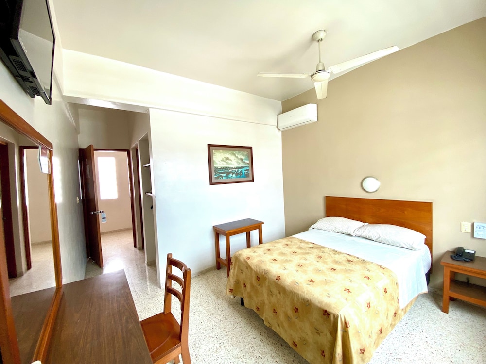 Hotel Delfines 23/65