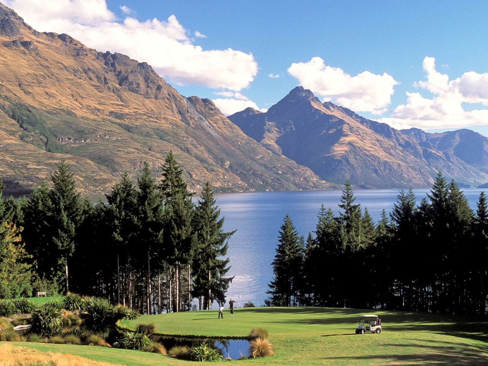 NOVOTEL QUEENSTOWN LAKESIDE 46/50