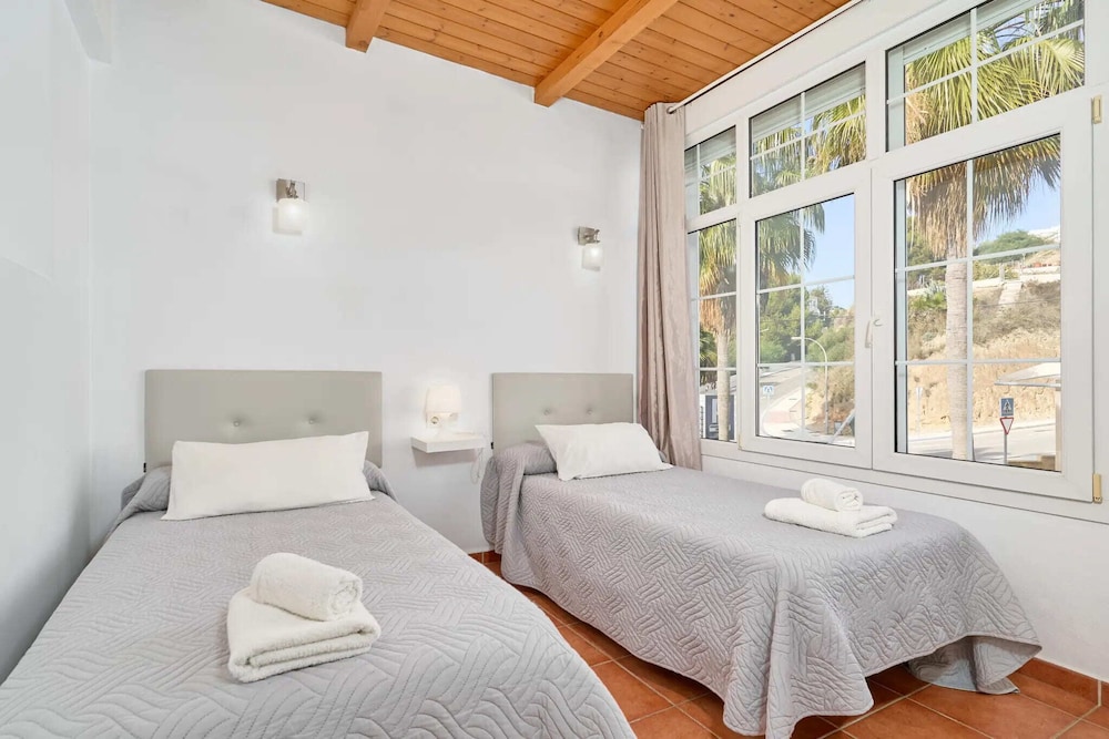 2 BEDROOMS, APARTMENT, TERRACE