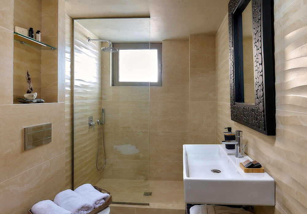 Grace Villas Collection Adult Only 18 + 146/149