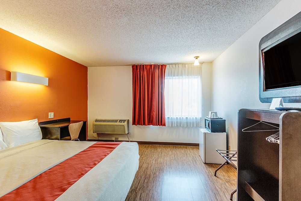 Motel6 Wisconsin Rapids Wi 12/54