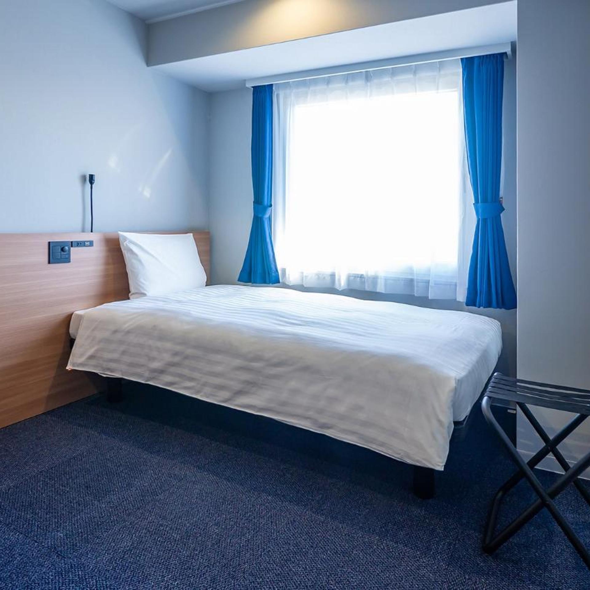 Room, Single