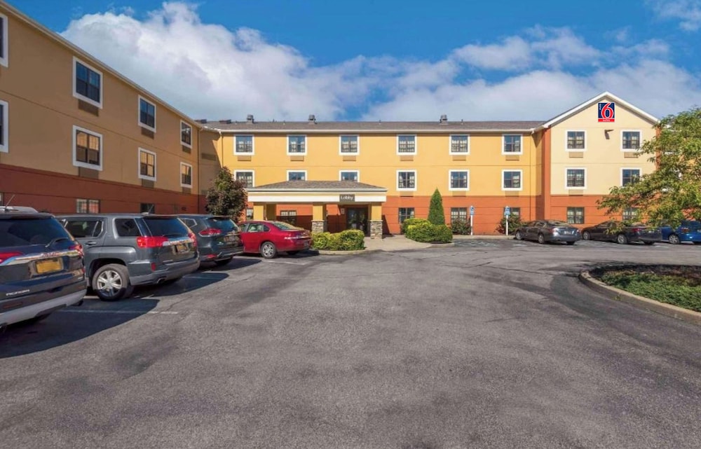 Studio 6 Corporate Extended Stay Amherst Buffalo NY 53/60
