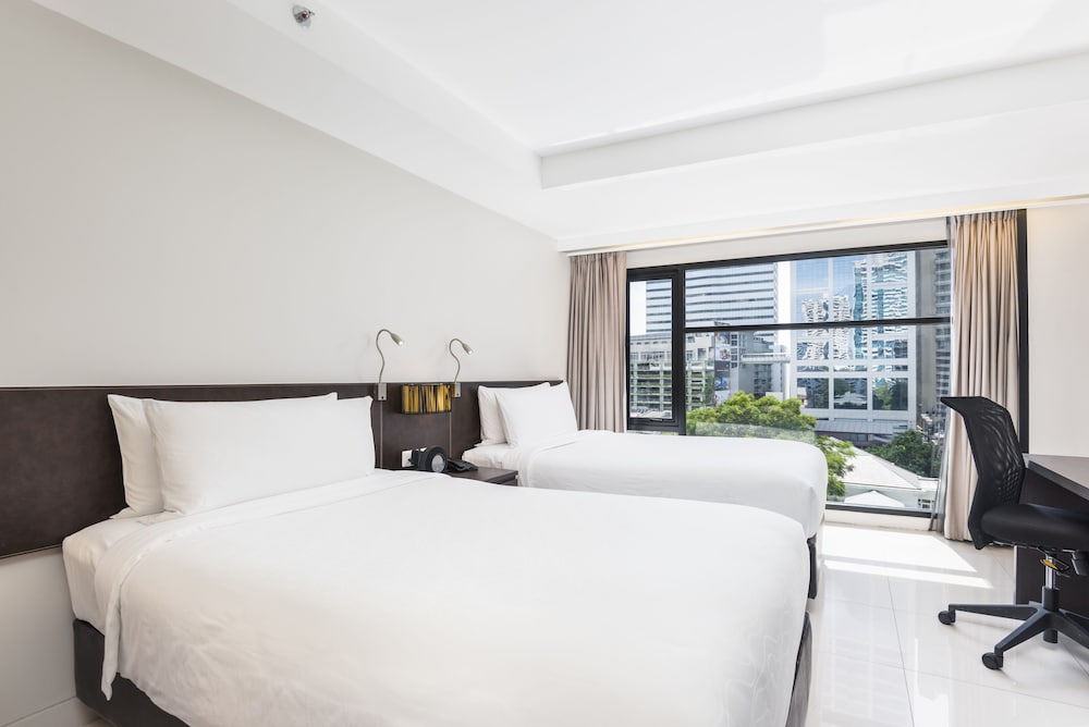 Studio Deluxe Room Twin