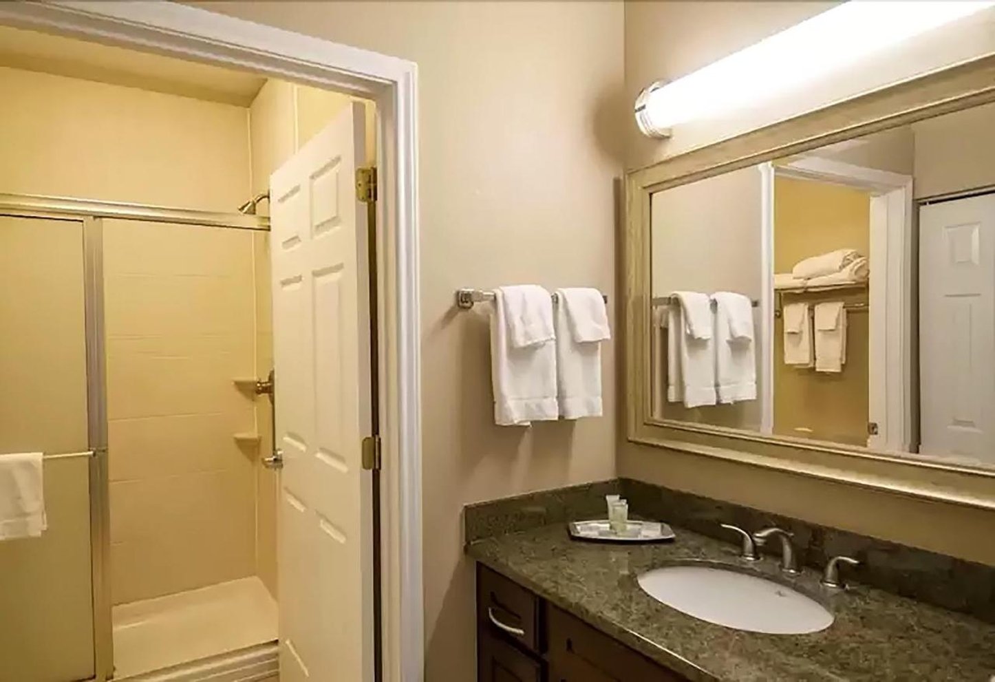 Westay Suites - Covington Mandeville 48/50