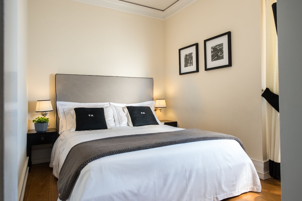 BELVEDERE, SUITE, CITY VIEW