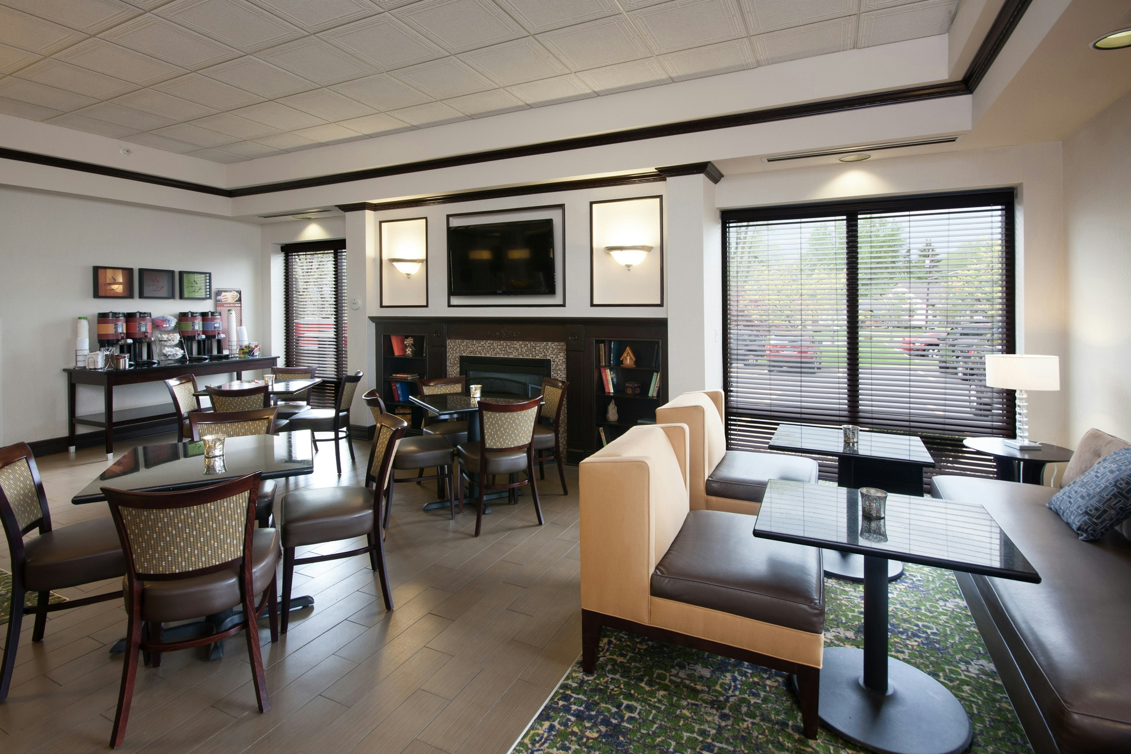 Hampton Inn Buffalo South I 90 34/51