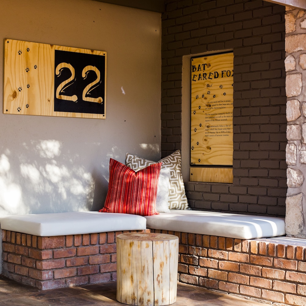 Kalahari Anib Lodge 11/71