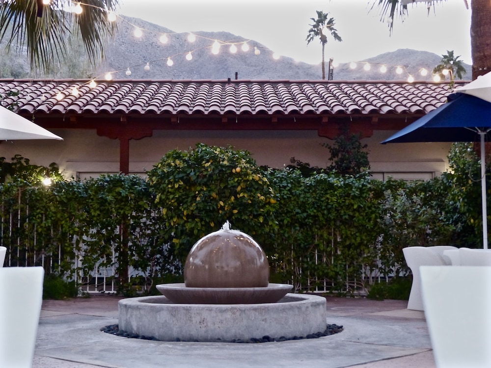 Alcazar Palm Springs 8/37
