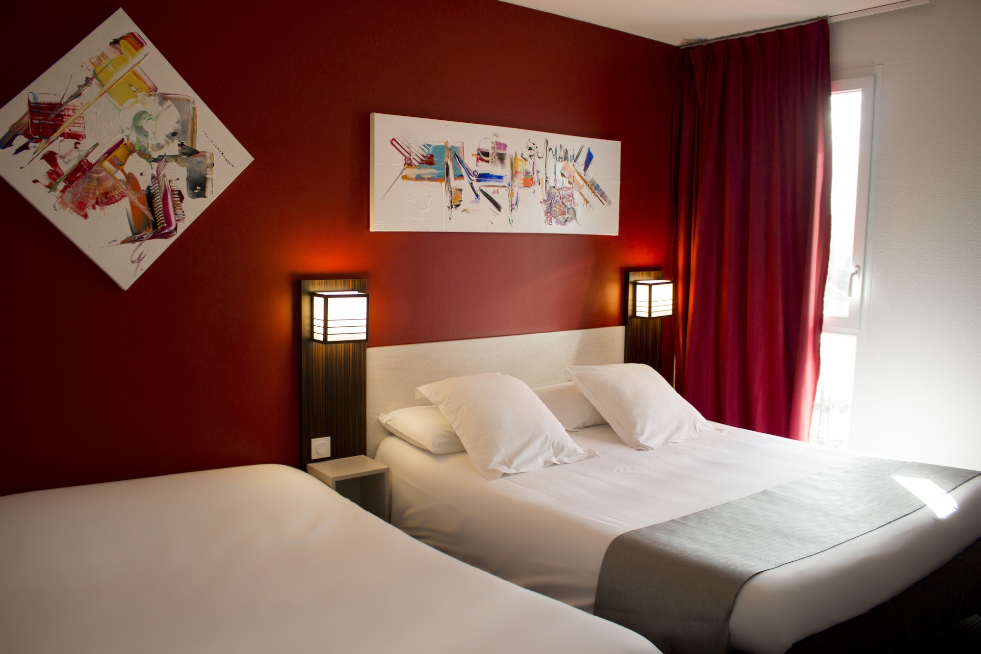 ROOM, QUADRUPLE