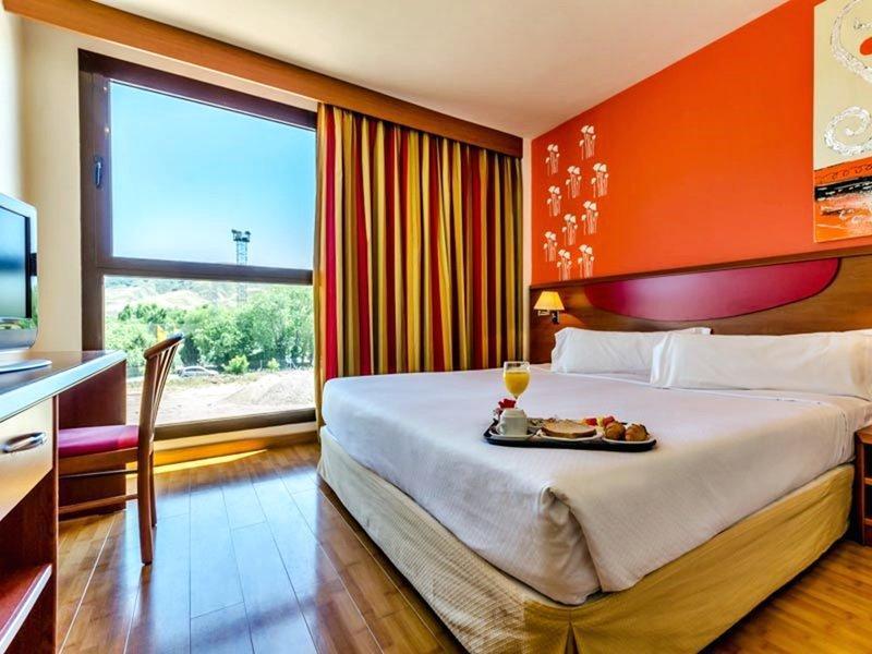 Double Suite (full double bed) (bed type is subject to availability)
