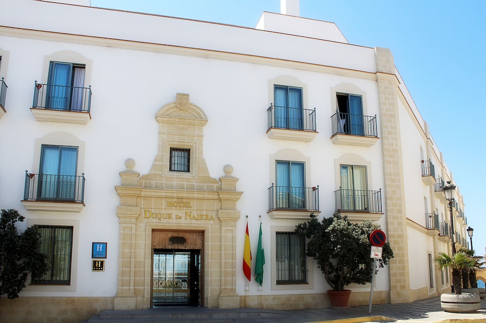 Duque de Najera Hotel 4/106