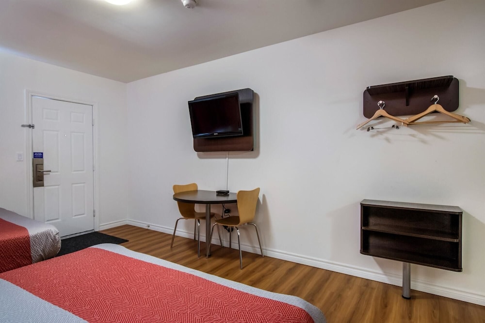 Motel6 Sudbury, ON 24/46