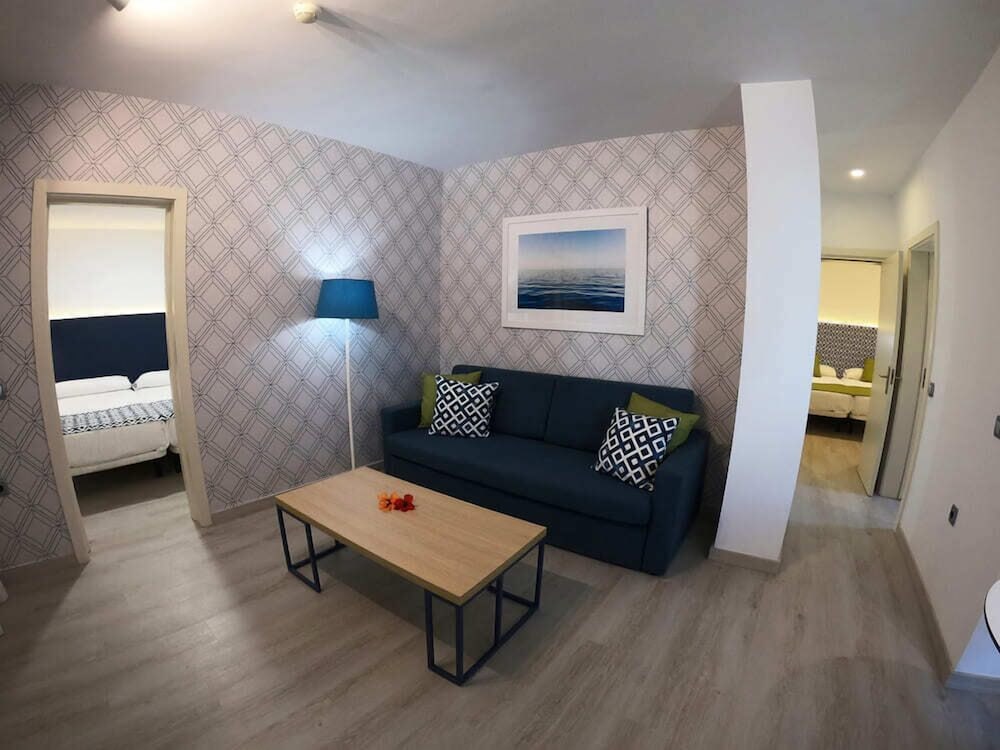 Broncemar Beach Suites Hotel 32/51