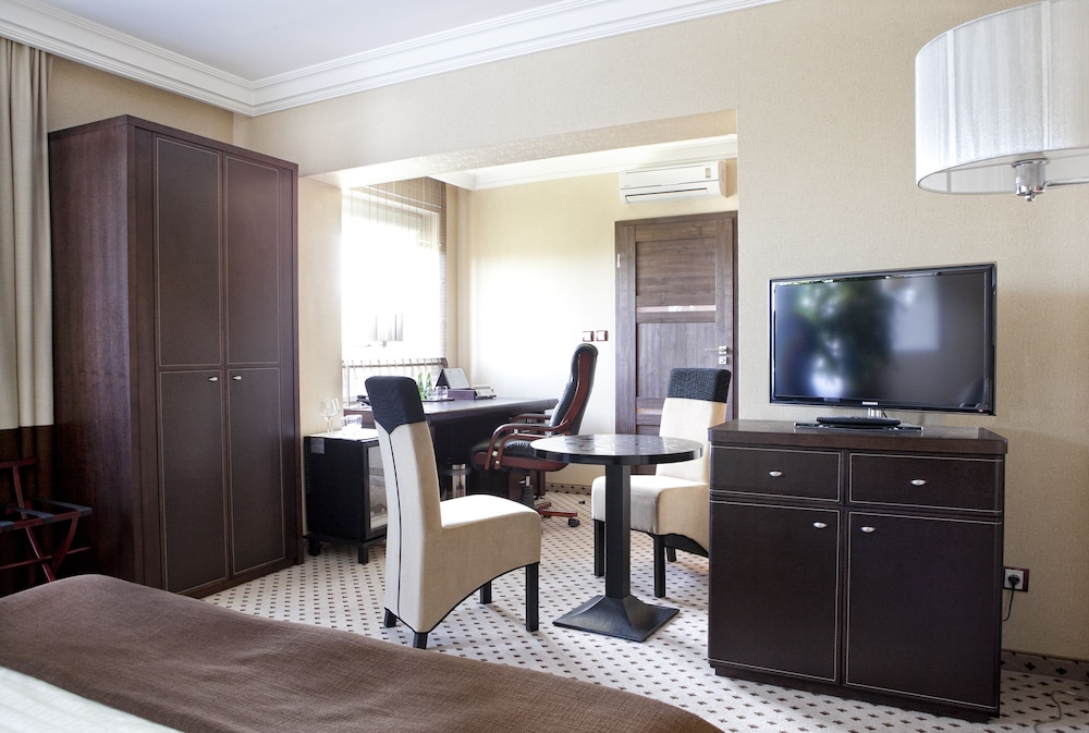 M Hotel Sosnowiec 35/43