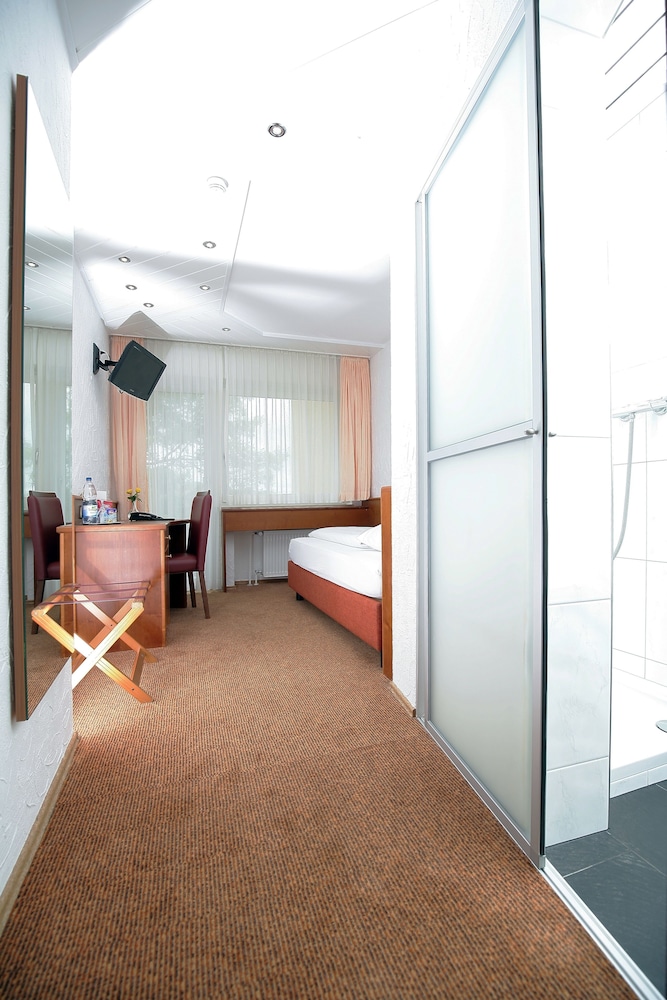 Badhotel Restaurant Stauferland 61/75