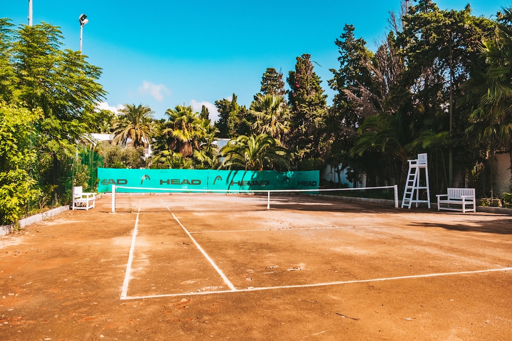 THE ORANGERS BEACH RESORT AND BUNGALOWS 16/43