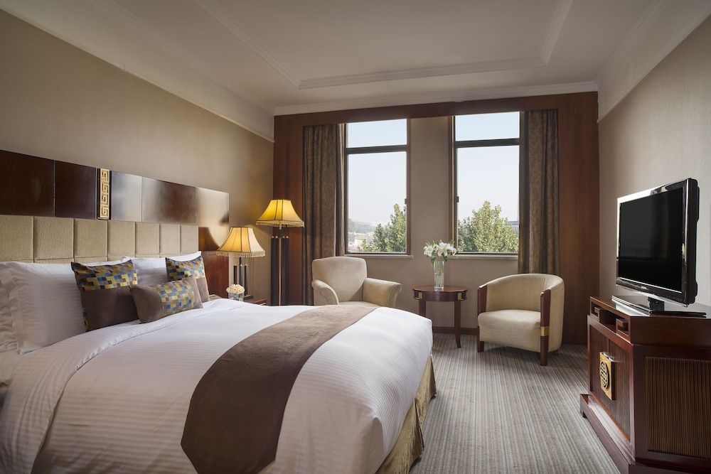 Grand Mercure On Renmin Square 26/64