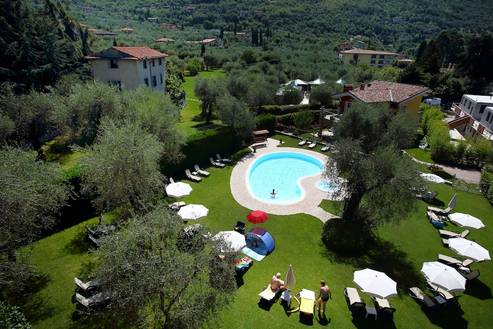 Eco Hotel Benacus 38/50