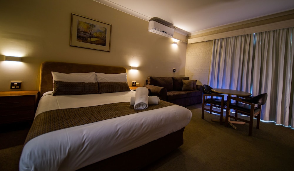 Hamiltons Townhouse Motel 28/51