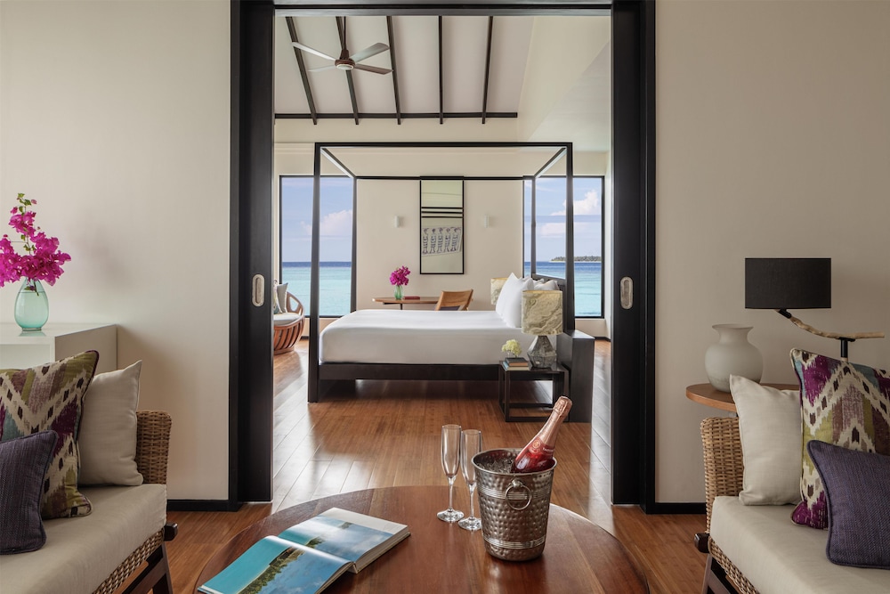 NH Collection Maldives Havodda Resort 60/81