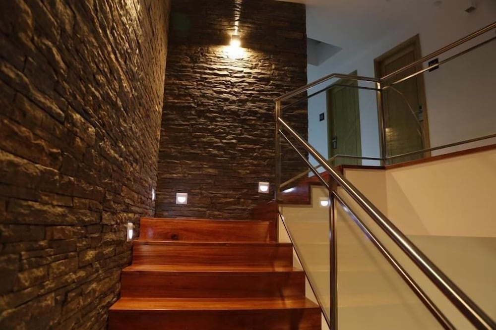 LBV HOUSE HOTEL 23/50