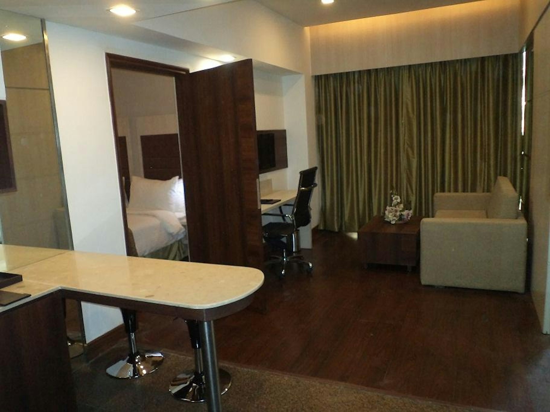 Mahagun Sarovar Portico Suites 34/38