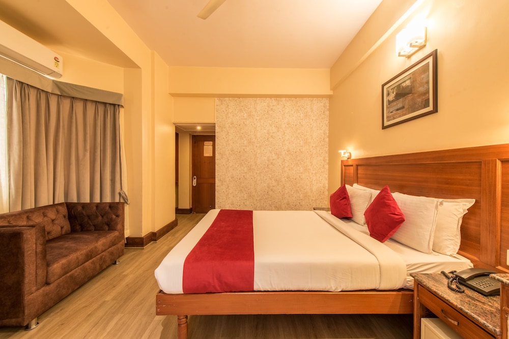 EXECUTIVE, KING BED