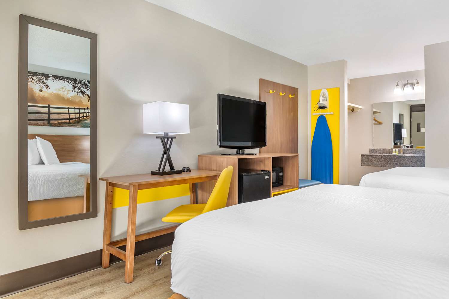Days Inn Suites By Wyndham Rocky Mount Golden East 24/56
