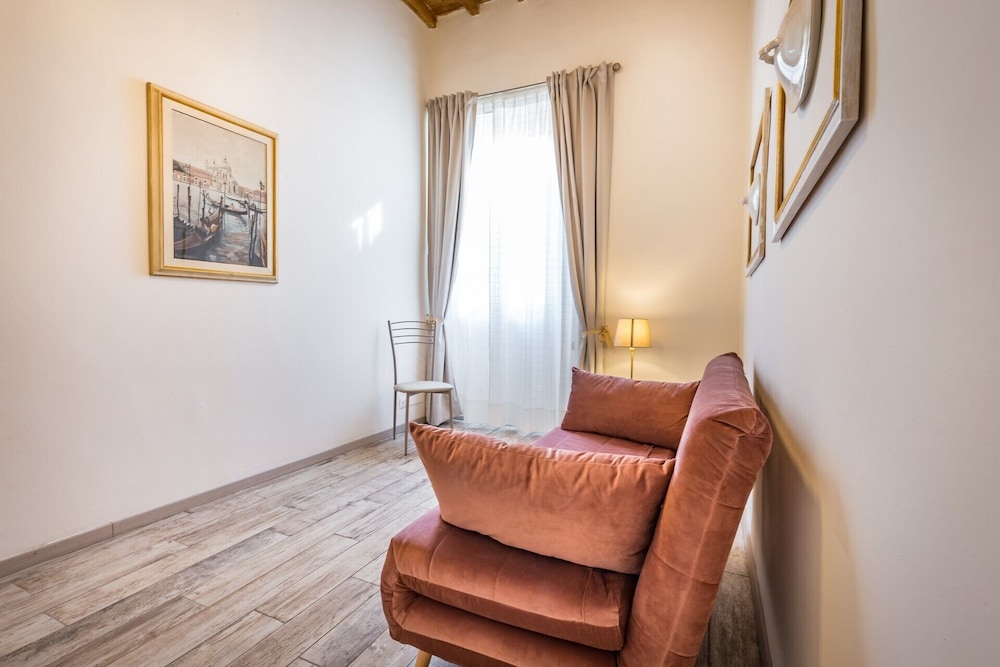 Arno Apartment B 17/32