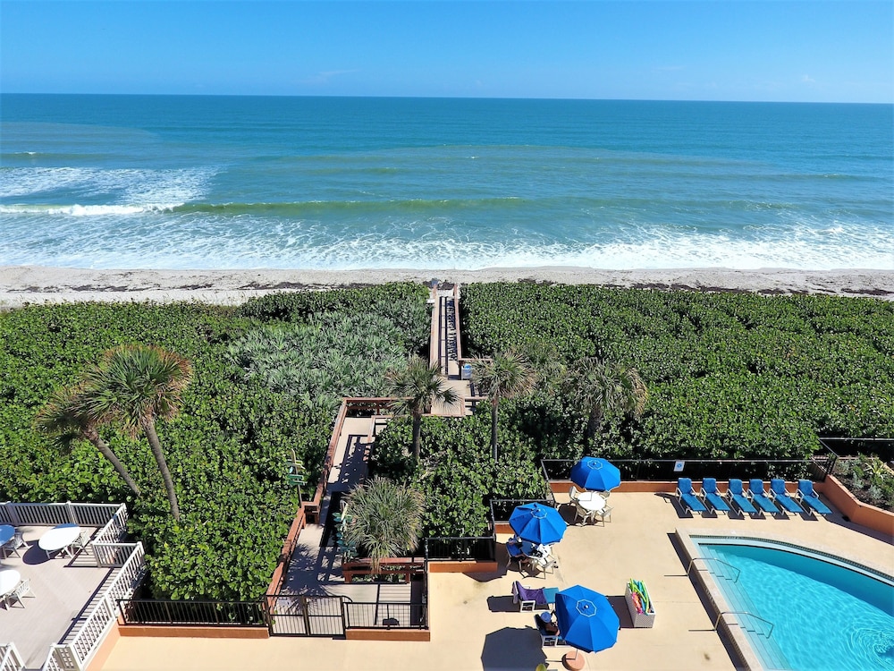Oceanique Resort by Capital Vacations 42/48