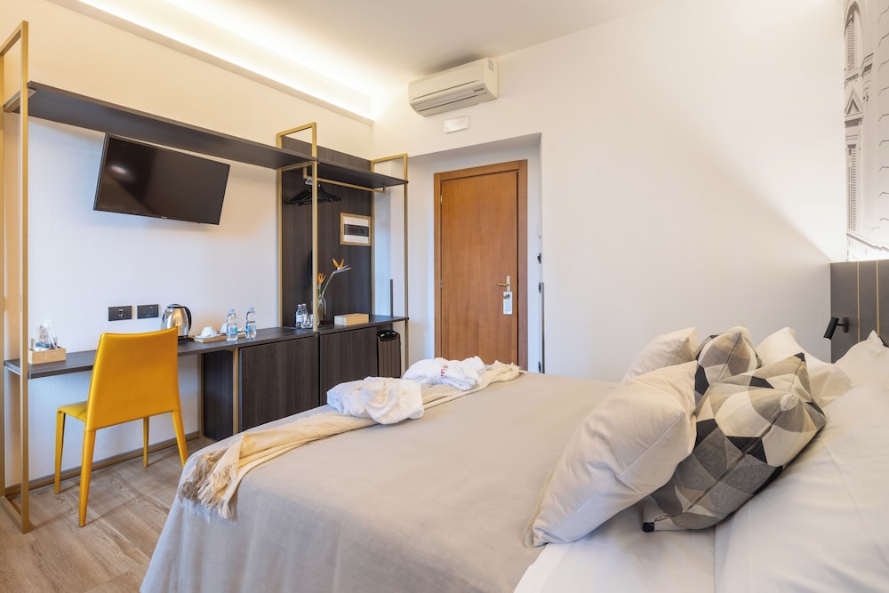 DELUXE, QUEEN BED, PRIVATE SPA
