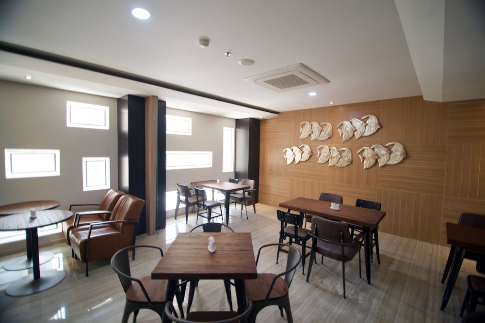 Verse Luxe Hotel Wahid Hasyim 37/50