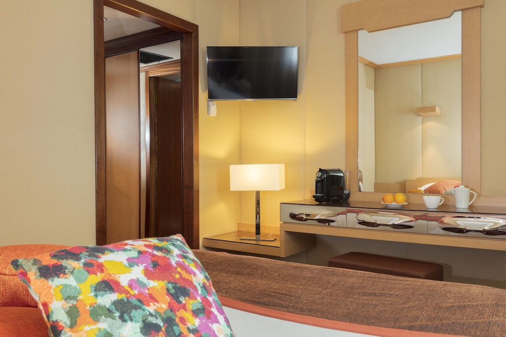 Hotel The Originals du Beryl Lons-le-Saunier - Restaurant Le Loft 17/21