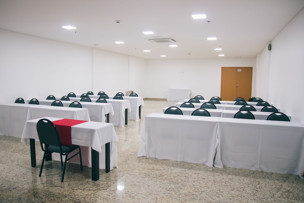 Summit Suites Hotel Cacapava 56/66