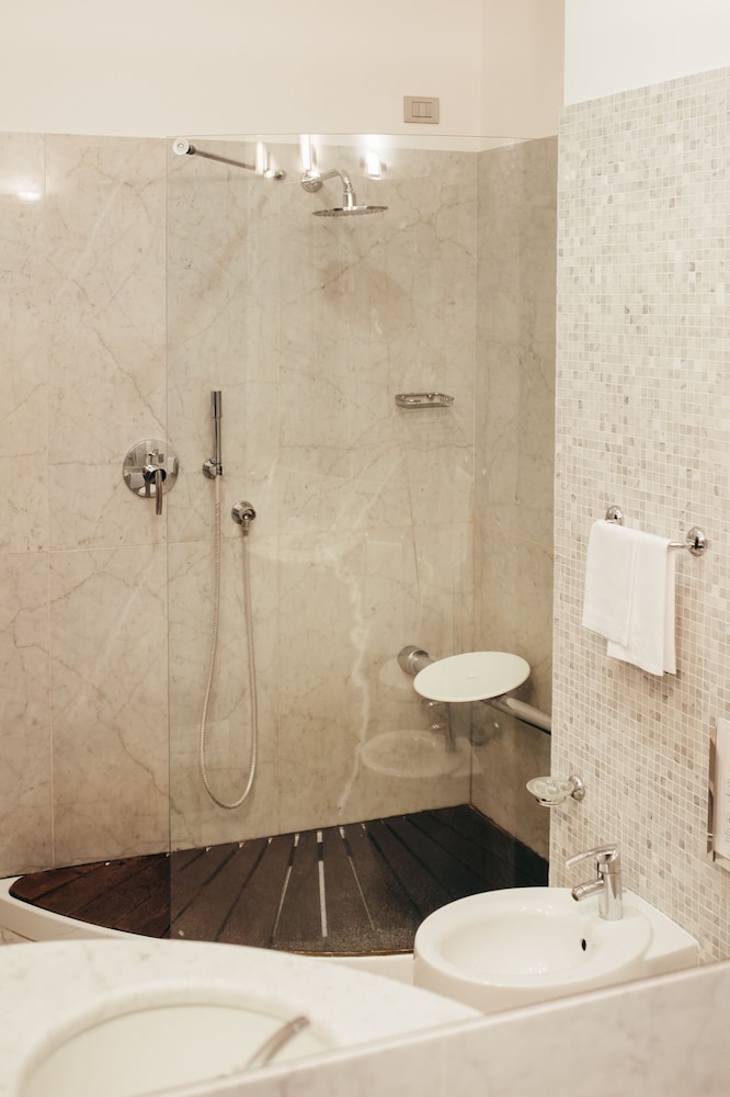 Hotel Porta Felice & Spa 64/66