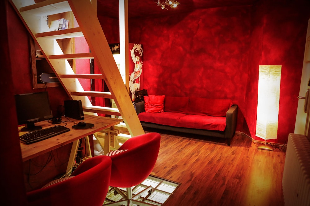 Charles Bridge Hostel & Apartments 70/98