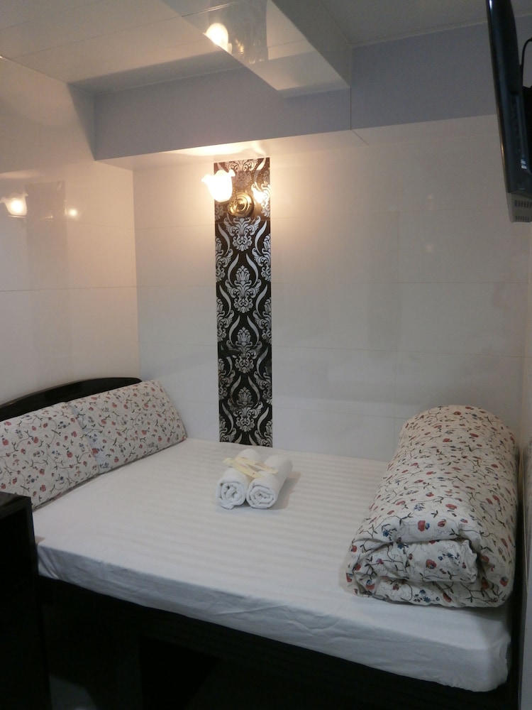 Ashoka Hostel 27/39