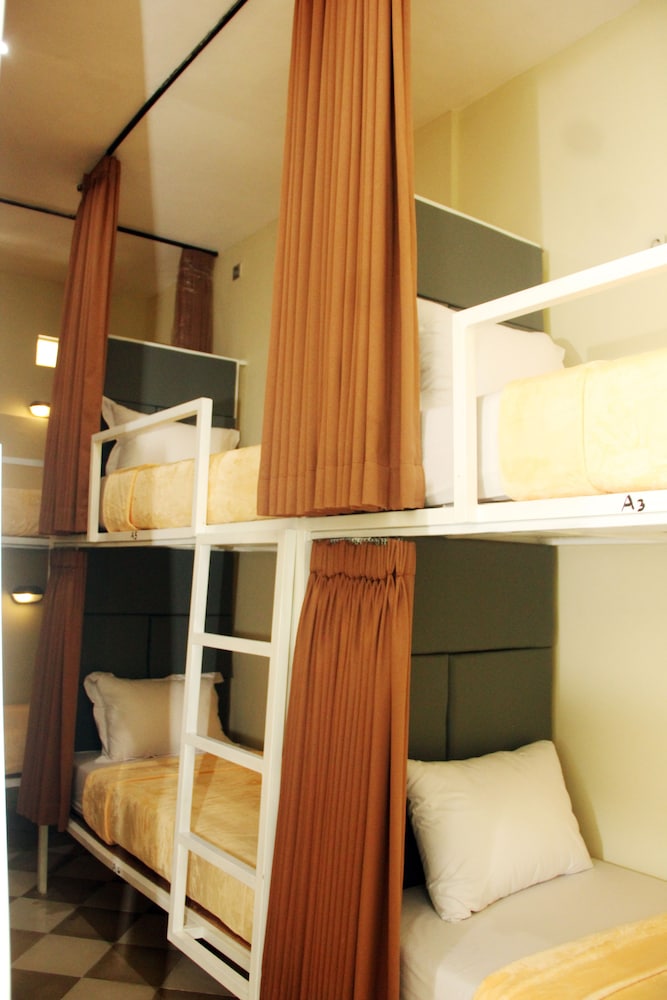 MIXED DORM, 4 BEDS