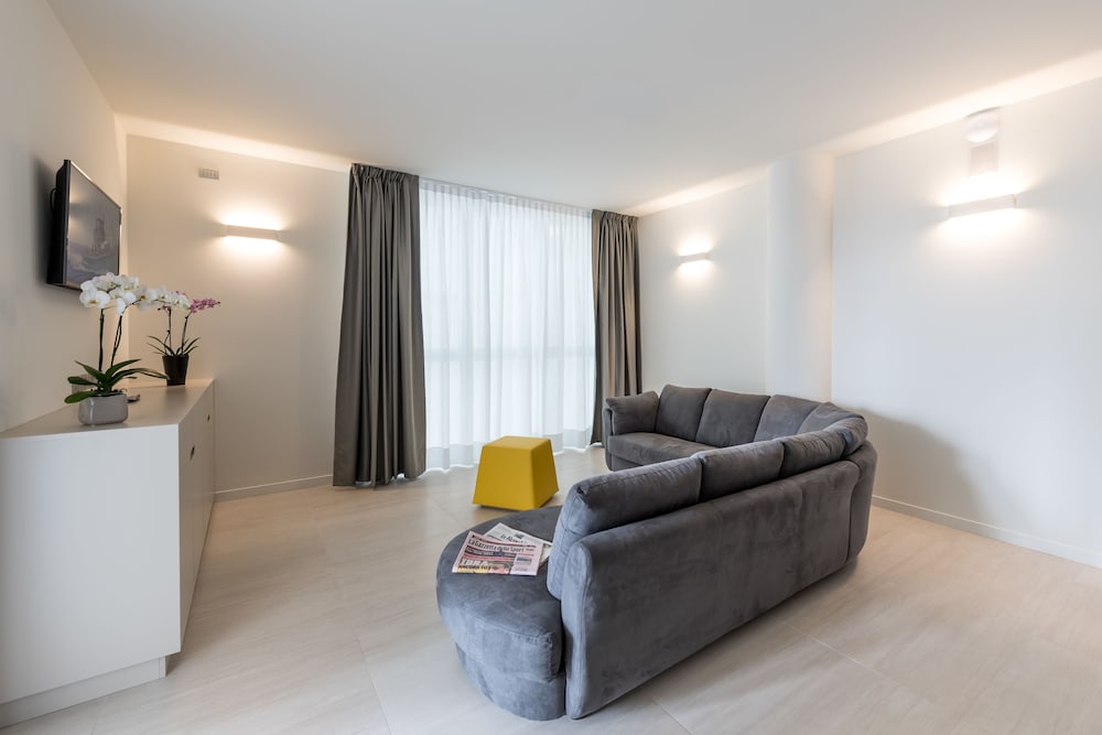 Hesperia Hotel & Residence 28/50