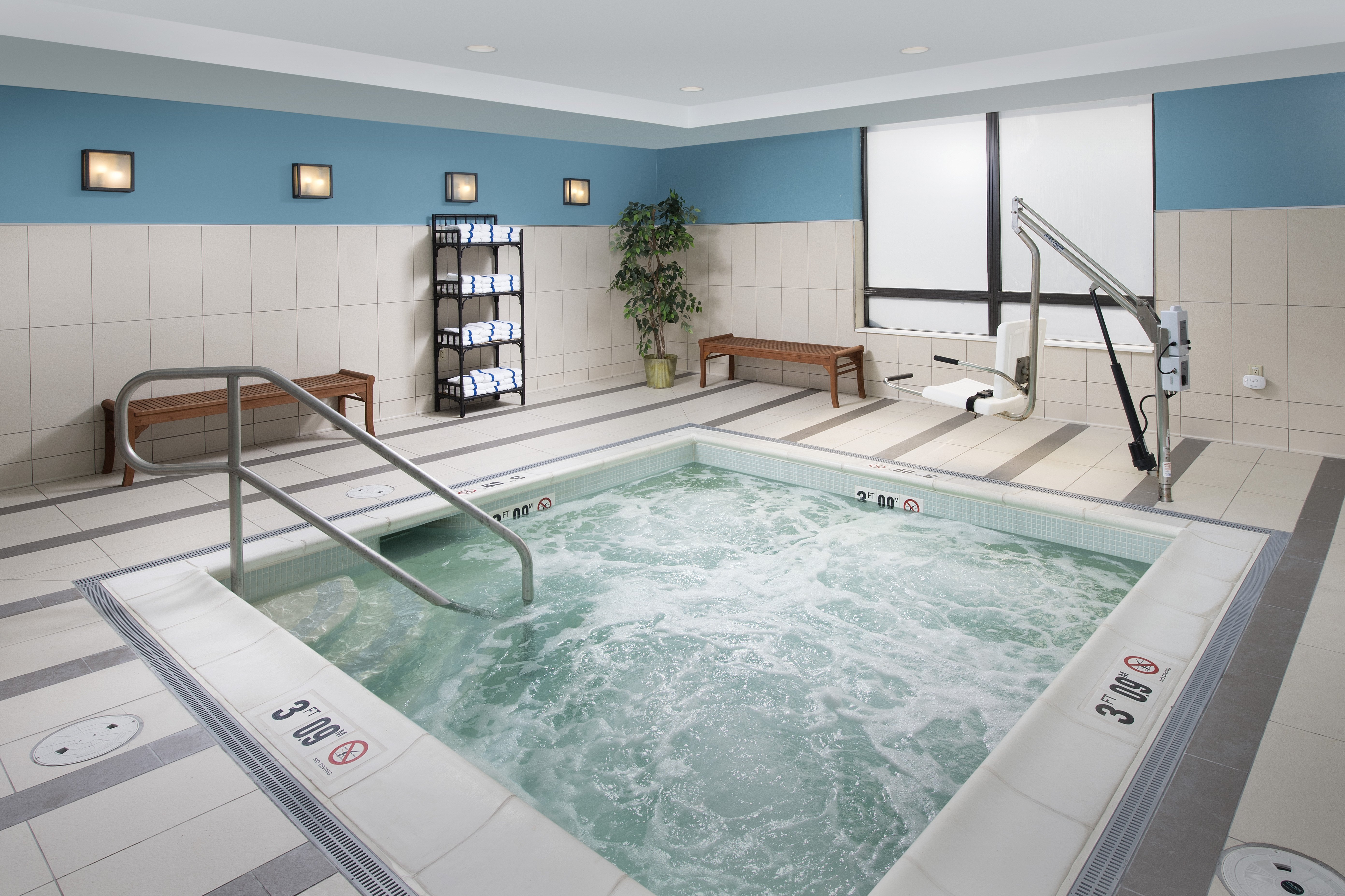 Holiday Inn Express Boston North -Woburn 29/50