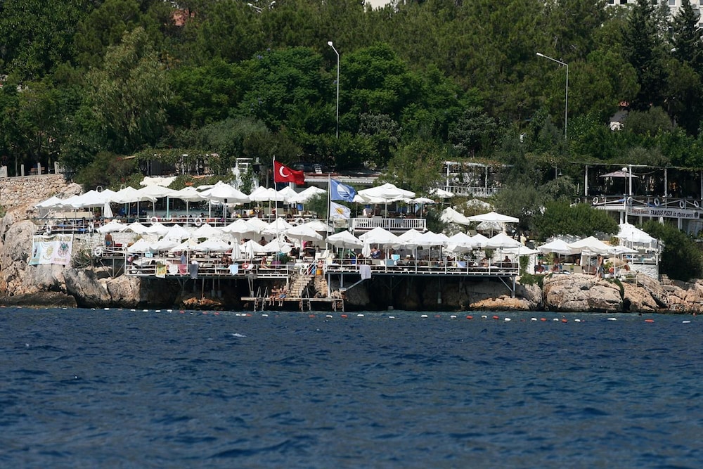Arnna Hotel 63/67