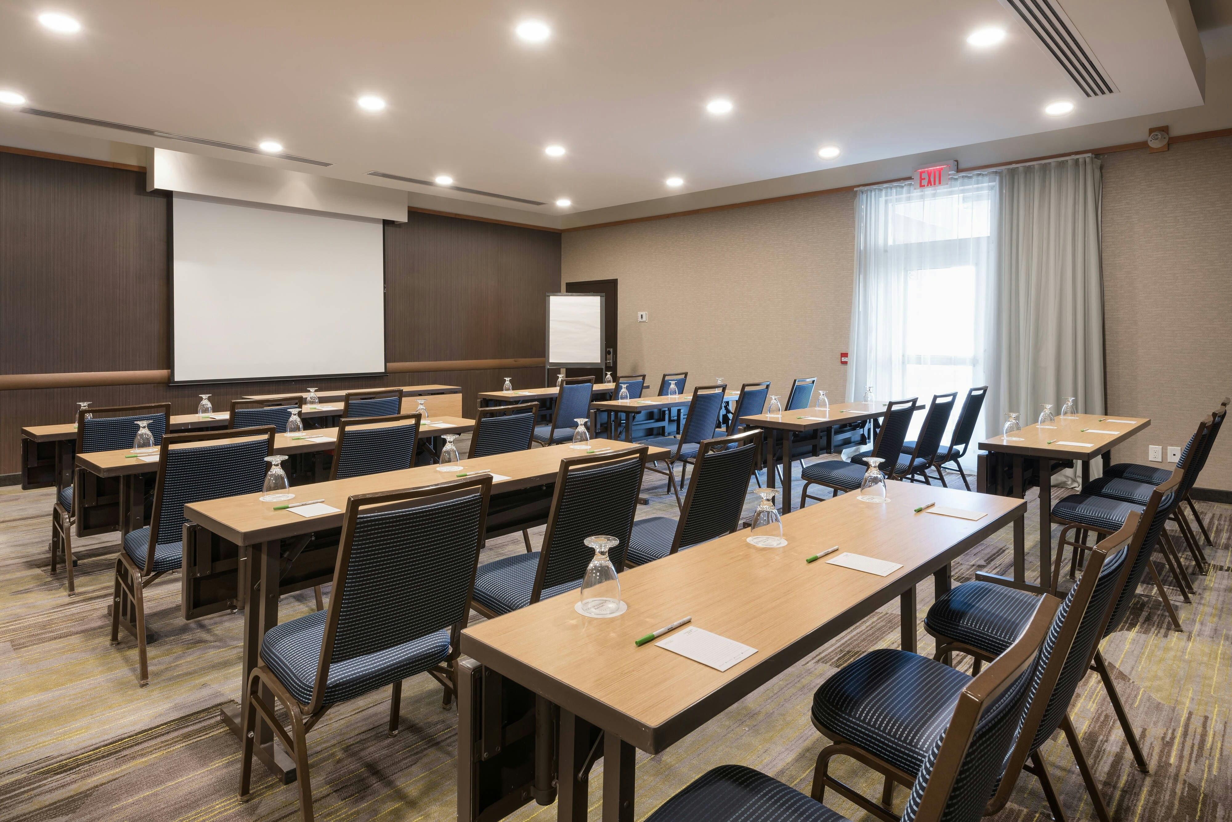Courtyard By Marriott Toronto Vaughan 39/46