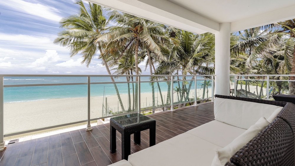 WATERMARK LUXURY OCEANFRONT ALL SUITE HOTEL 53/56