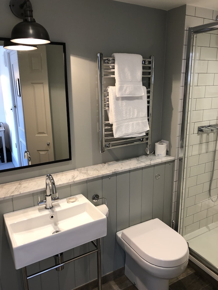 Lime Tree Hotel 46/50