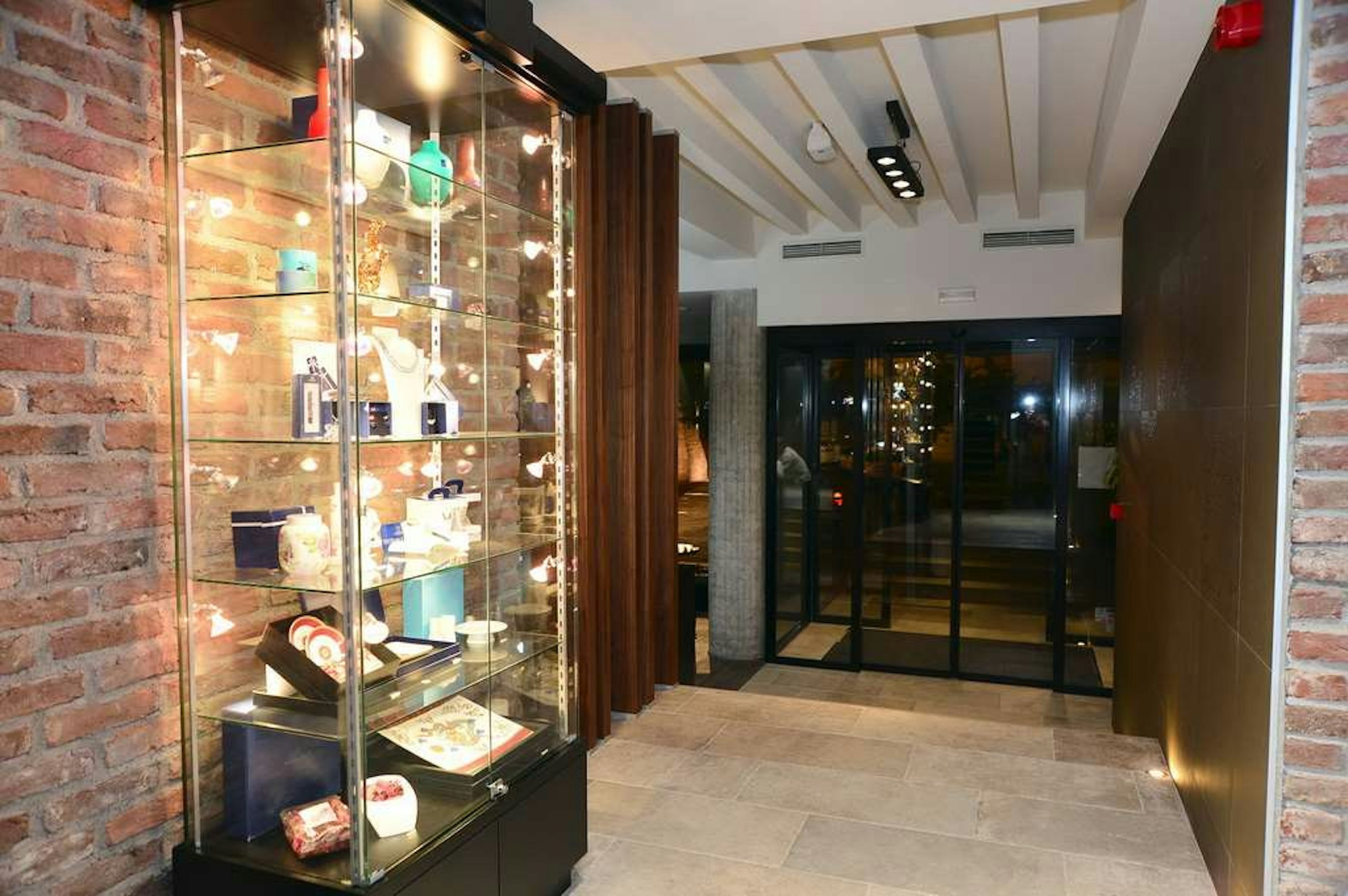 Alexander Square Boutique Hotel 7/55